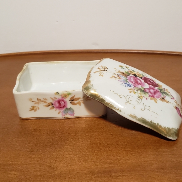 Vintage Porcelain Trinket Box Japanese Hand Painted Roses - Picture 3 of 6